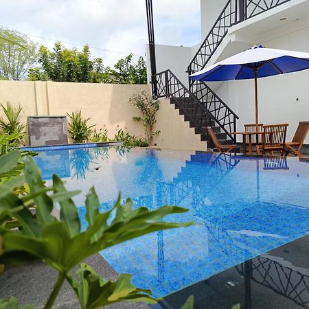Zavana Rooms & Restaurant Tanjungkarang Ngoại thất bức ảnh