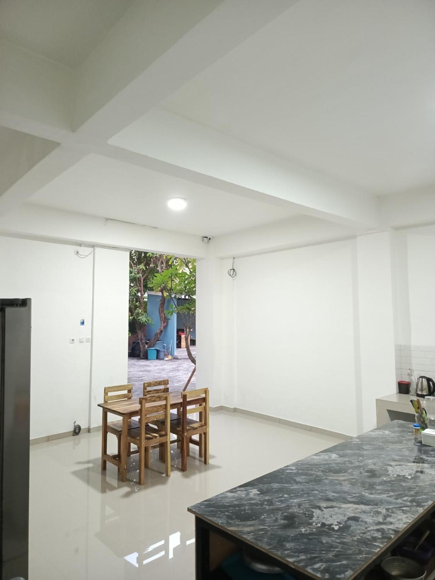 Zavana Rooms & Restaurant Tanjungkarang Ngoại thất bức ảnh