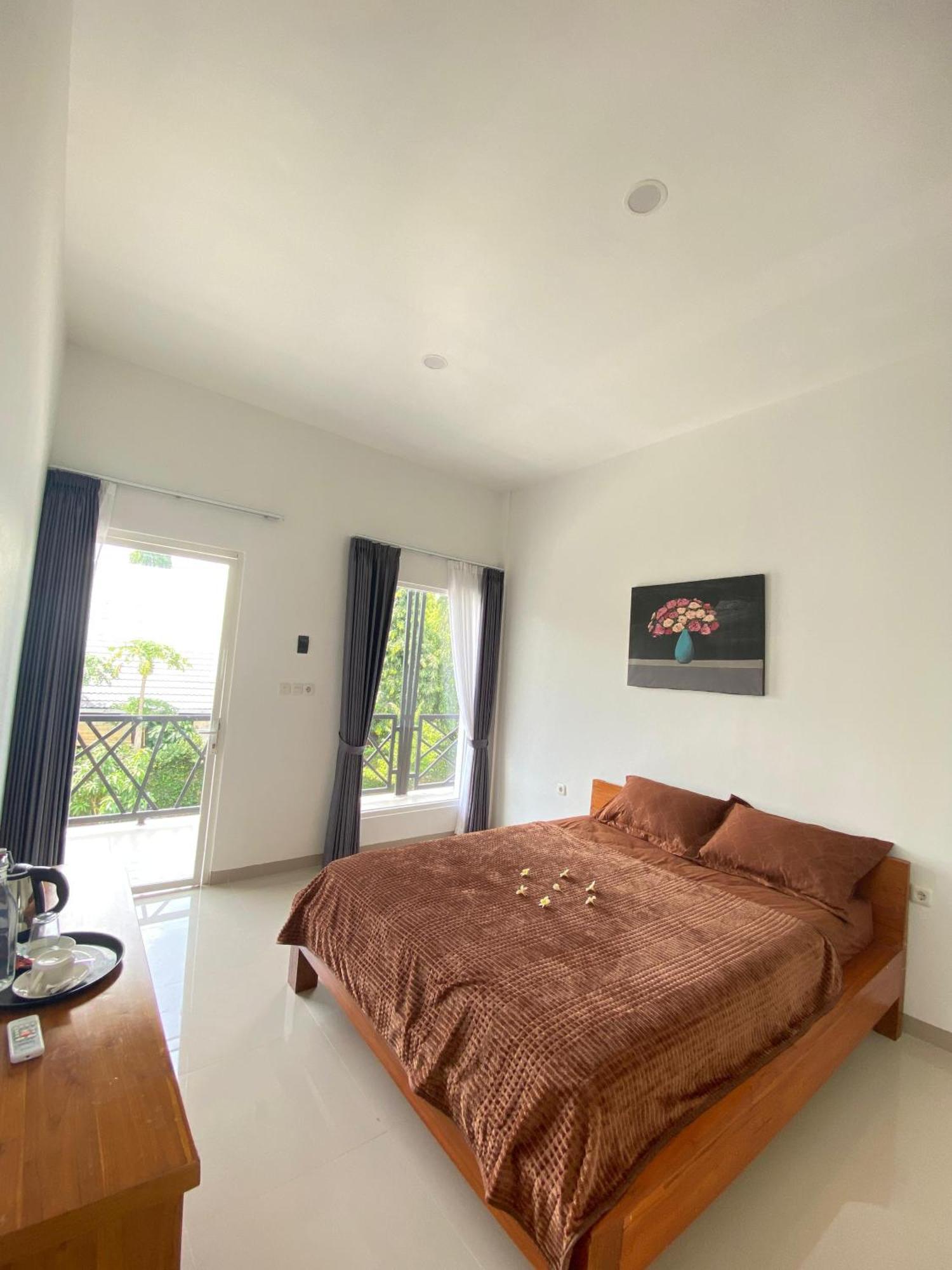 Zavana Rooms & Restaurant Tanjungkarang Ngoại thất bức ảnh