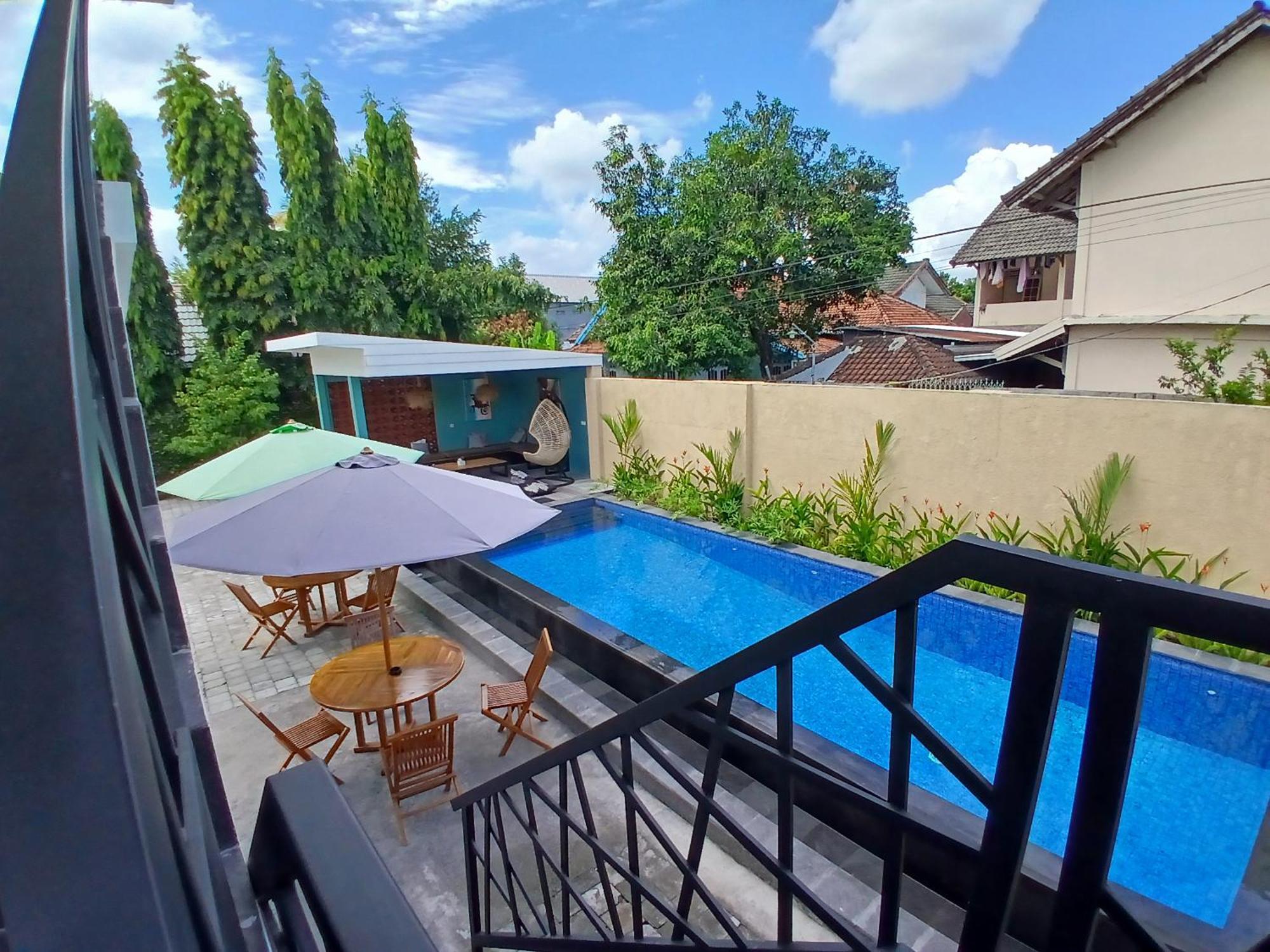 Zavana Rooms & Restaurant Tanjungkarang Ngoại thất bức ảnh