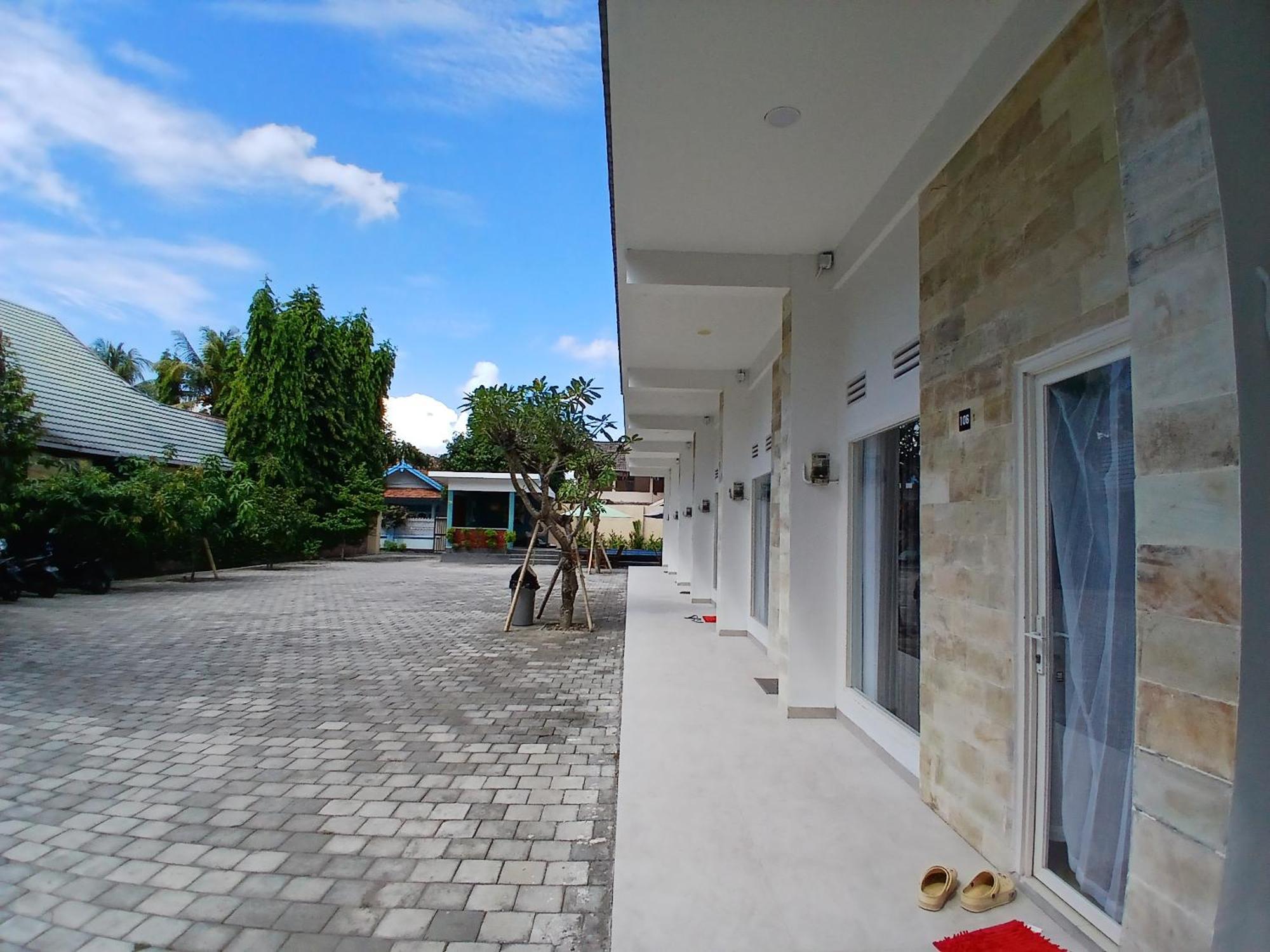 Zavana Rooms & Restaurant Tanjungkarang Ngoại thất bức ảnh