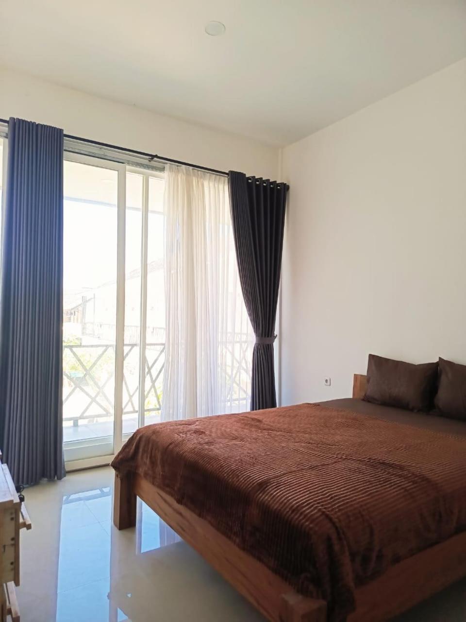 Zavana Rooms & Restaurant Tanjungkarang Ngoại thất bức ảnh