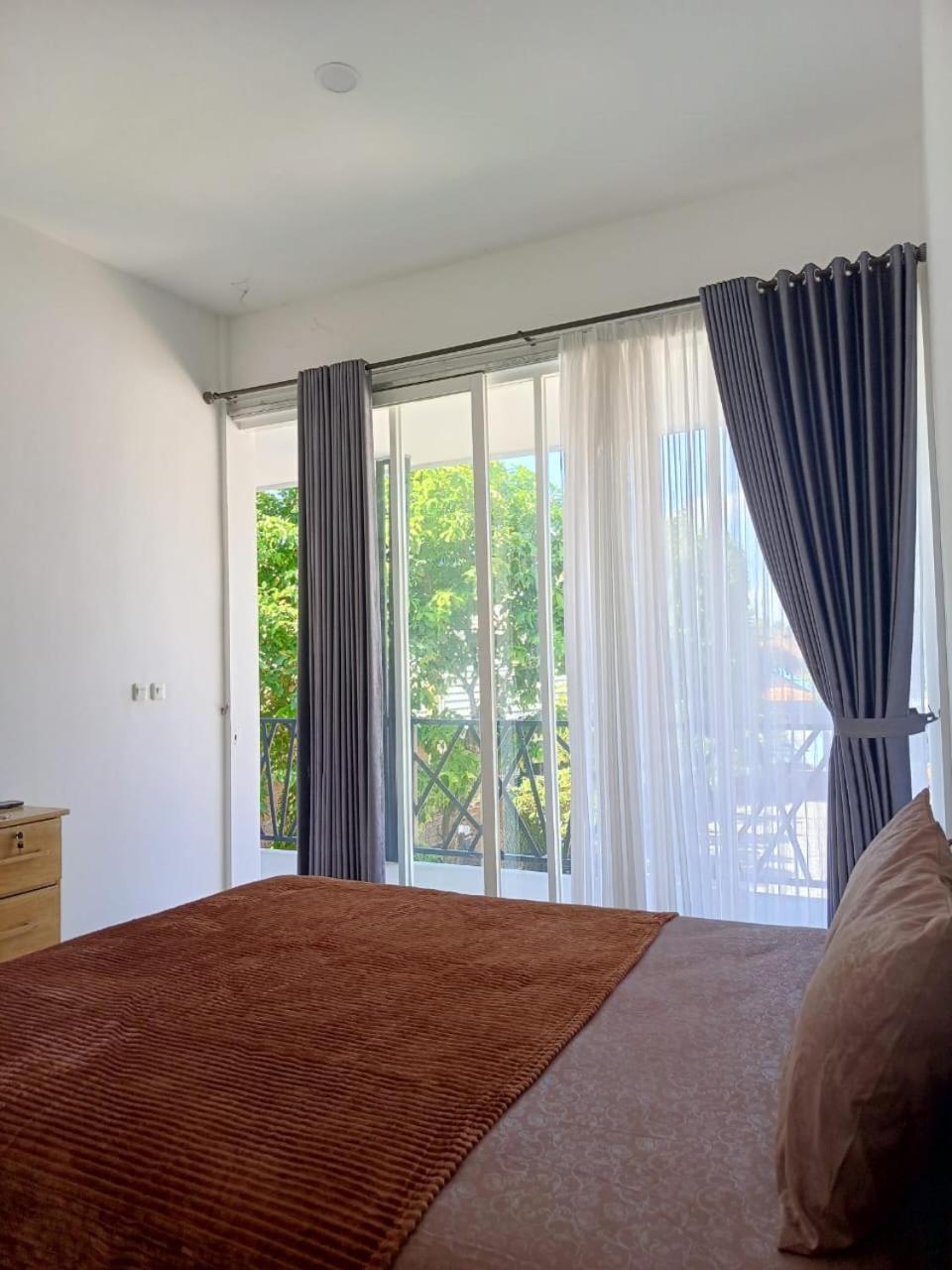 Zavana Rooms & Restaurant Tanjungkarang Ngoại thất bức ảnh