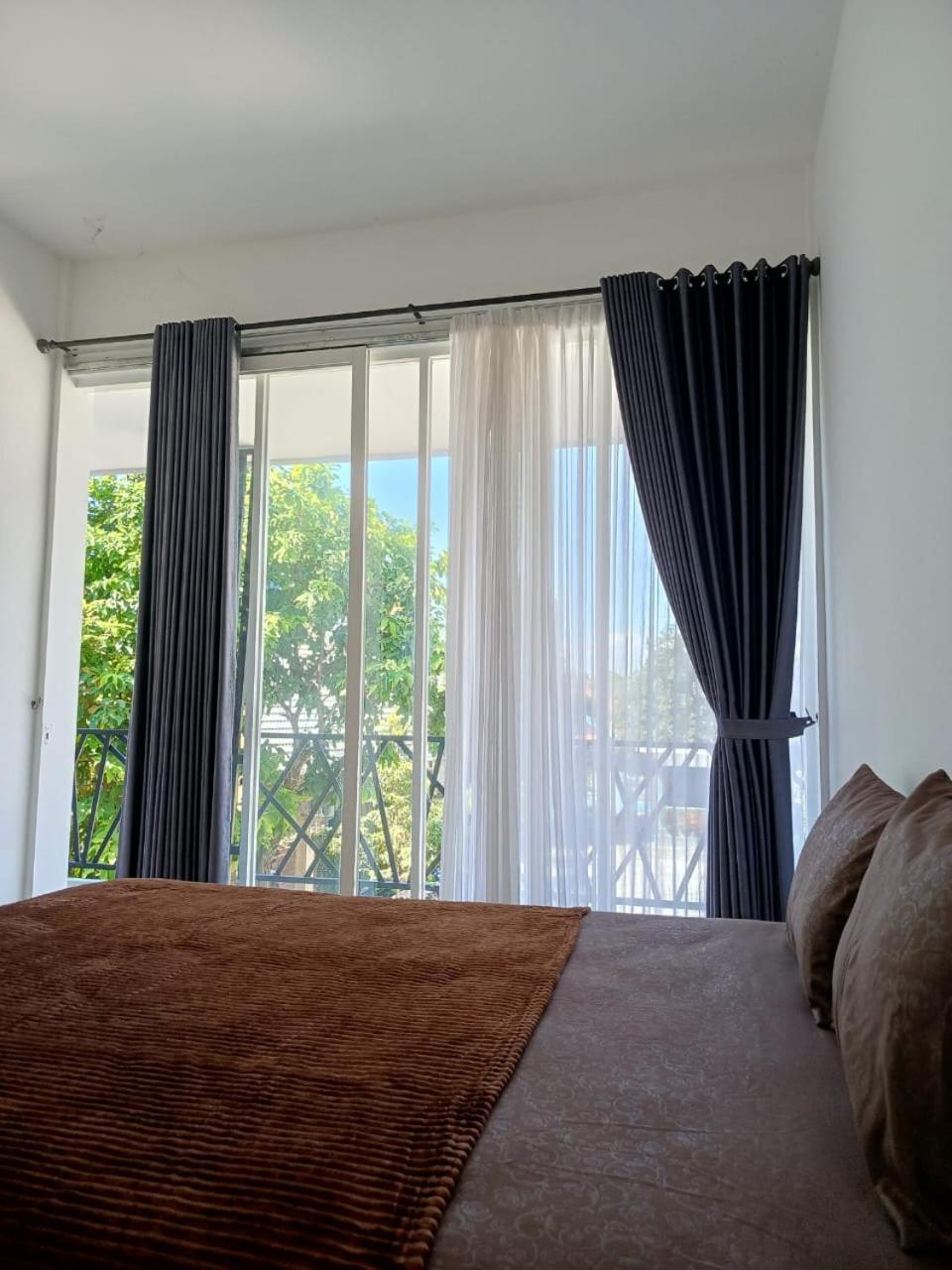 Zavana Rooms & Restaurant Tanjungkarang Ngoại thất bức ảnh