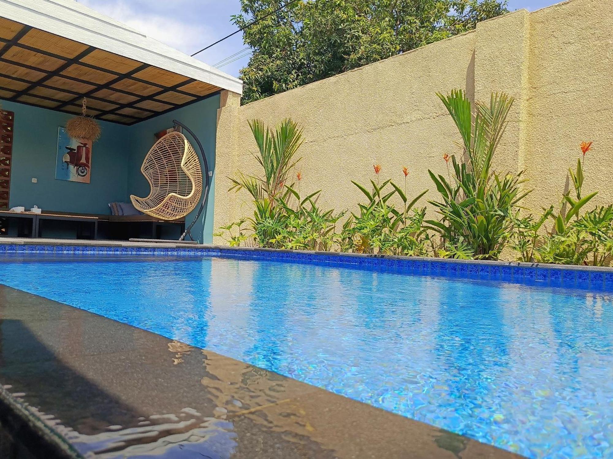 Zavana Rooms & Restaurant Tanjungkarang Ngoại thất bức ảnh