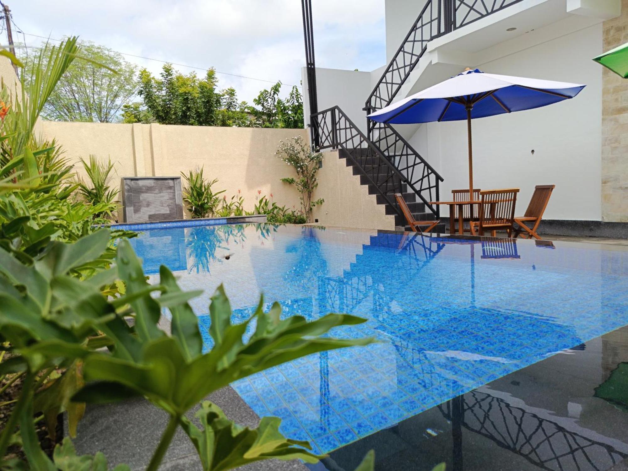 Zavana Rooms & Restaurant Tanjungkarang Ngoại thất bức ảnh