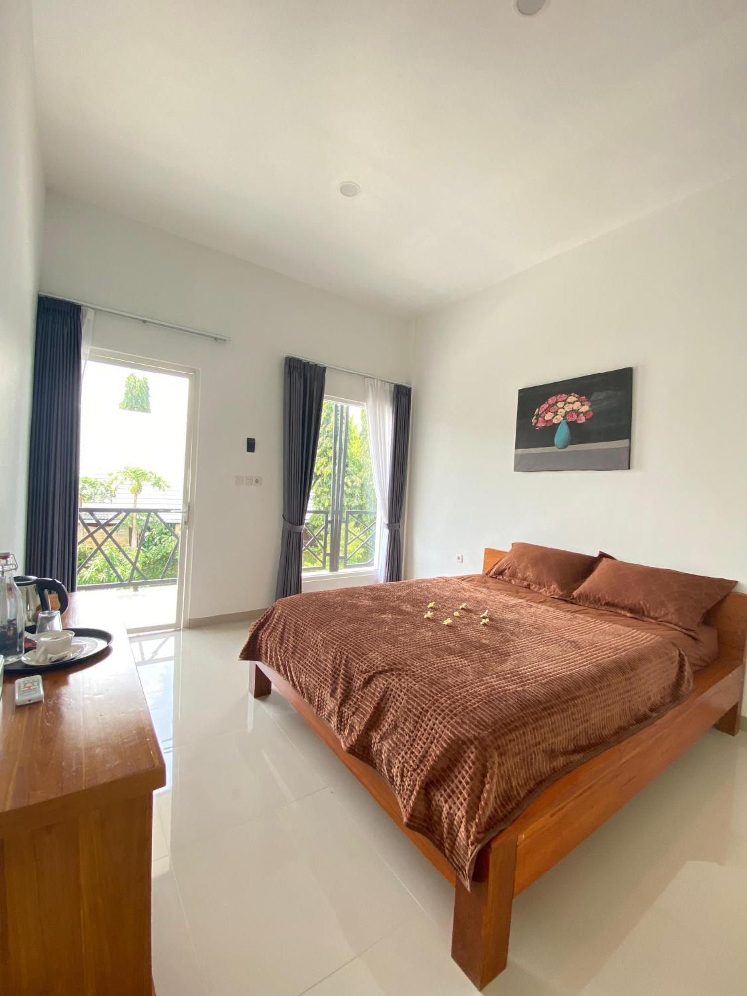 Zavana Rooms & Restaurant Tanjungkarang Ngoại thất bức ảnh